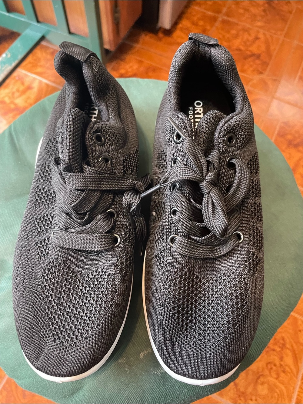 Orthora footwear black 6.5 women